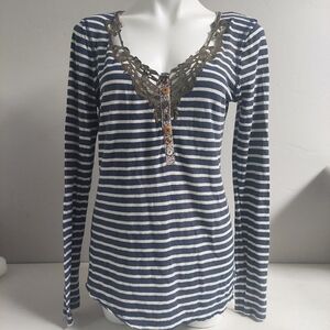 We the Free‎ Blue White Strip Top Distressed Hem Embroidered Pull Over Women L